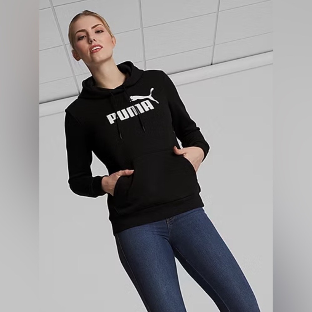 PUMA Essentials Womens Long Sleeve Hoodie Size Medium.